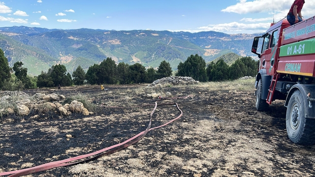 Saimbeyli'de çıkan anız yangını söndürüldü