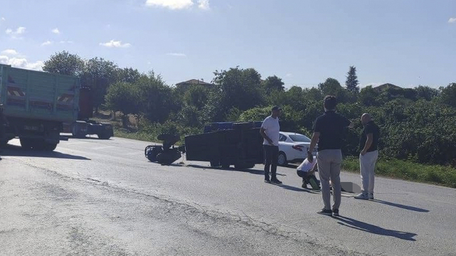 Düzce'de kamyonla çarpışan tarım aracının sürücüsü öldü