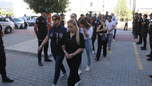 Denizli merkezli dolandırıcılık operasyonunda 22 şüpheli yakalandı