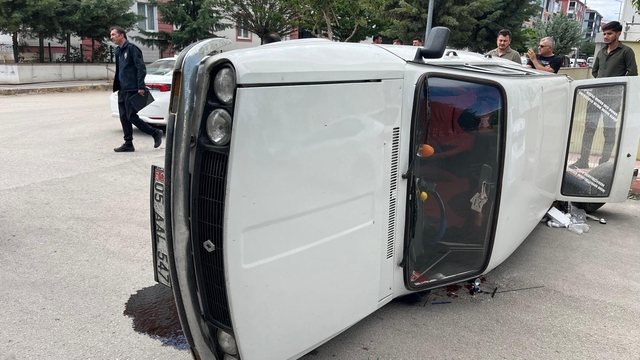 Merzifon'da iki otomobilin çarpıştığı kazada 1 kişi yaralandı