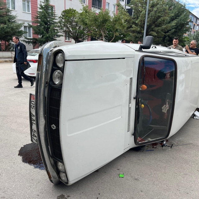 Merzifon'da iki otomobilin çarpıştığı kazada 1 kişi yaralandı