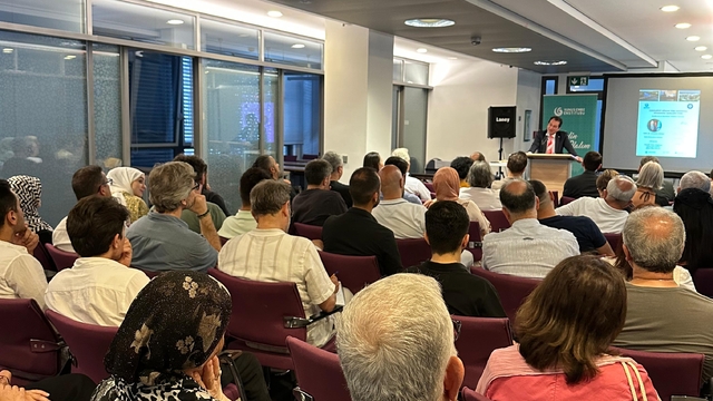 Dicle Üniversitesi Rektörü Prof. Dr. Eronat, Almanya'da düzenlenen konferansa katıldı