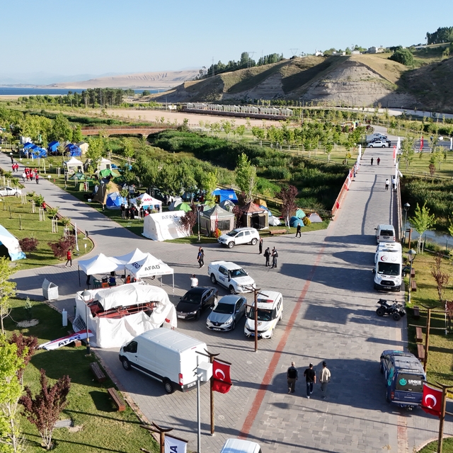Bitlis'te "AFAD Doğu ve Güneydoğu Anadolu Bölgesi Akreditasyon Kampı" başla...
