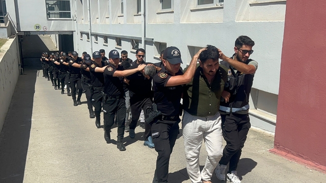 Adana'da ele geçirilen 825 kilo eroin soruşturmasında 16 tutuklama