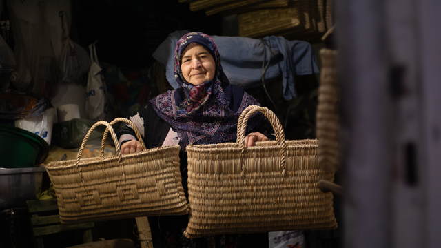 Kispetin yareni zembili 62 yıldır pehlivanlar için dokuyor