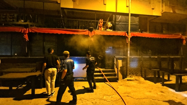 Antalya'da kafede çıkan yangın hasara yol açtı