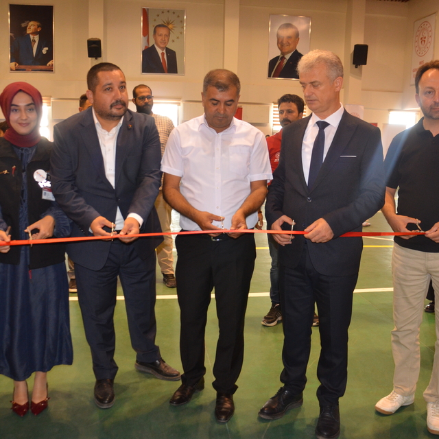 Muş'ta öğrencilerin hazırladığı projeler sergilendi