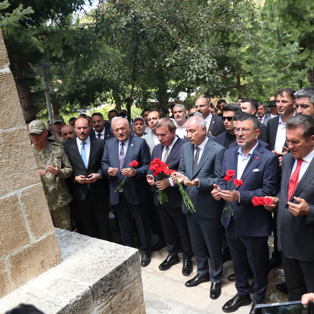 AK Parti Genel Başkanvekili Efkan Ala, Başbağlar'daki anma töreninde konuşt...