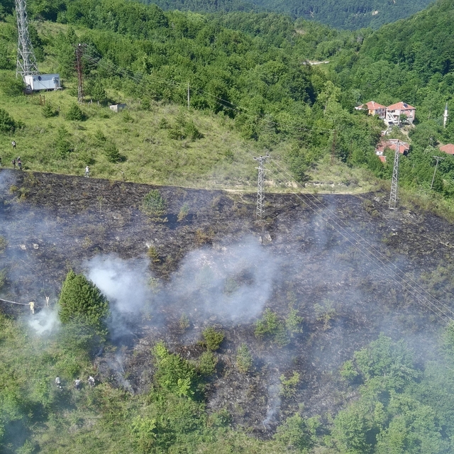 Türkeli' de makilik alanda çıkan yangın söndürüldü