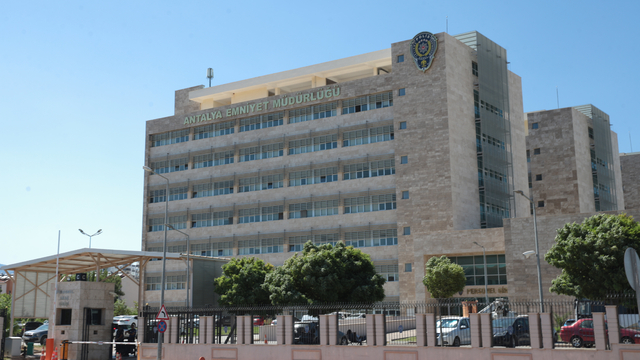 GÜNCELLEME 3 - Antalya Büyükşehir Belediye Başkanı Böcek adliyeye sevk edildi