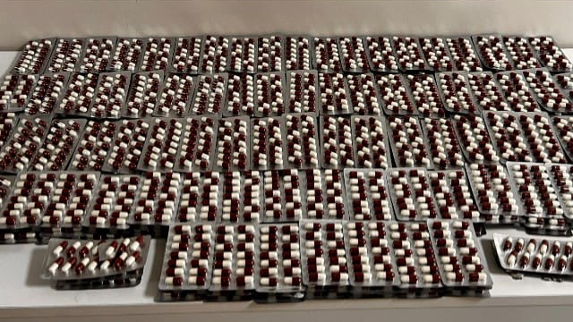 İzmir'de ikametinde 3 bin 252 sentetik ecza ele geçirilen zanlı tutuklandı