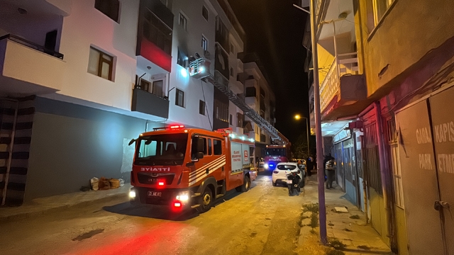 Elazığ'da evde çıkan yangında bir kişi dumandan etkilendi