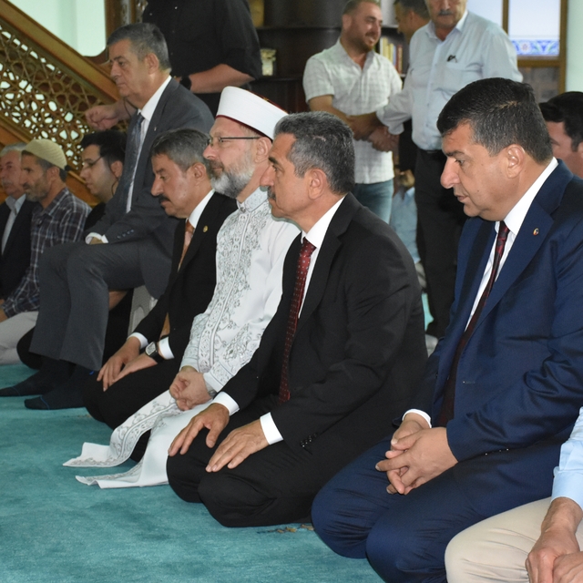 Diyanet İşleri Başkanı Erbaş Şırnak'ta, orman yangınlarının sona ermesi içi...