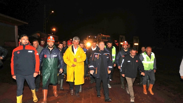 Vali Polat selden etkilenen köylerde incelemelerde bulundu