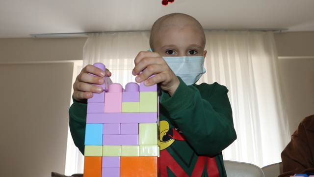 Vücudundaki kırıklarla hastaneye gitti, lösemi olduğu ortaya çıktı