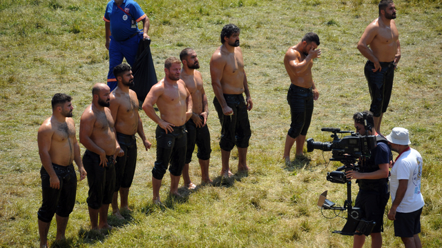 Kırkpınar'da yarı finale kalan başpehlivanlar belli oldu