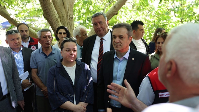 TBMM Komisyonu üyeleri Denizli'de zirai dondan etkilenen meyve bahçelerini inceledi