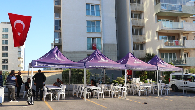 Şehit Üsteğmen Ege Akar'ın İzmir'deki ailesine şehadet haberi verildi