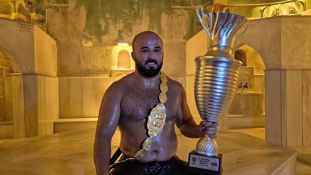 Başpehlivan Orhan Okulu, pehlivan hamamı geleneğini sürdürdü