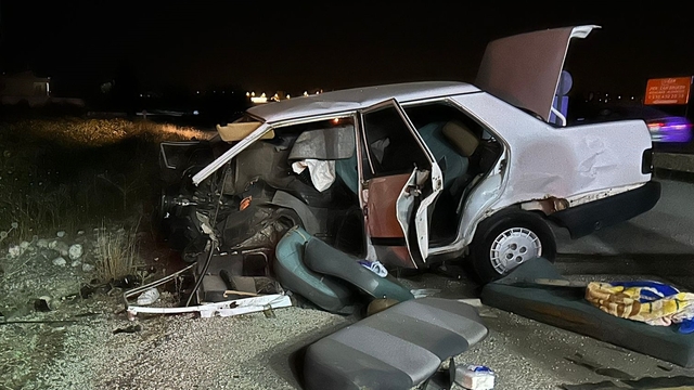 Osmaniye'de iki otomobilin çarpıştığı kazada 3 kişi yaralandı