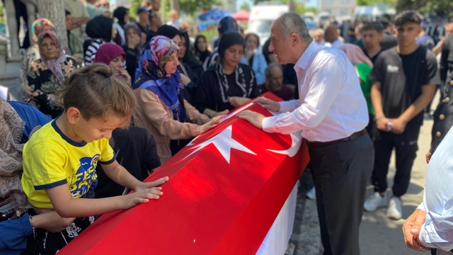 Kanserden ölen uzman jandarma, askeri törenle toprağa verildi