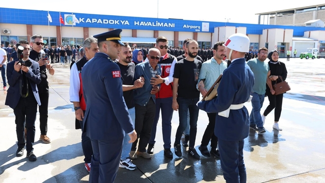 Şehit Özkanlı, öğrencilere burs ve harçlık veriyormuş (2)