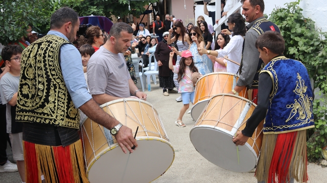 Amasya'da düğünlerde "heybe gezdirme" geleneği yaşatılıyor