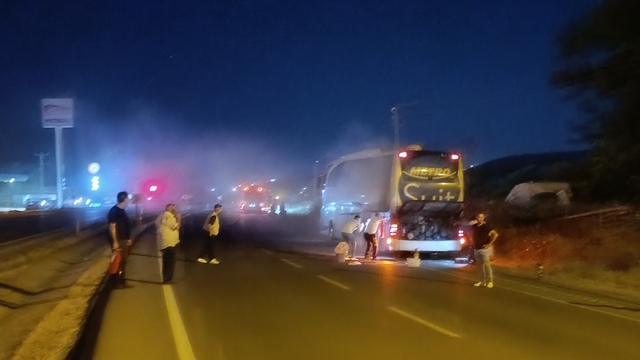 Yozgat'ta seyir halindeki yolcu otobüsünde çıkan yangın söndürüldü