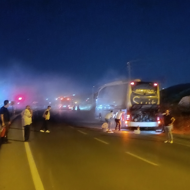 Yozgat'ta seyir halindeki yolcu otobüsünde çıkan yangın söndürüldü