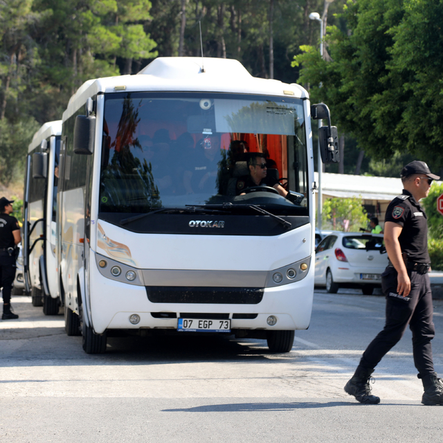 Manavgat Belediyesi'ne 'rüşvet' operasyonunda şüpheliler adliyede