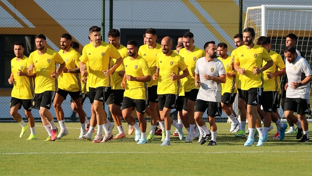 Aliağa FK'dan ayrılan Mehmet Fuat Eskişehirspor'da