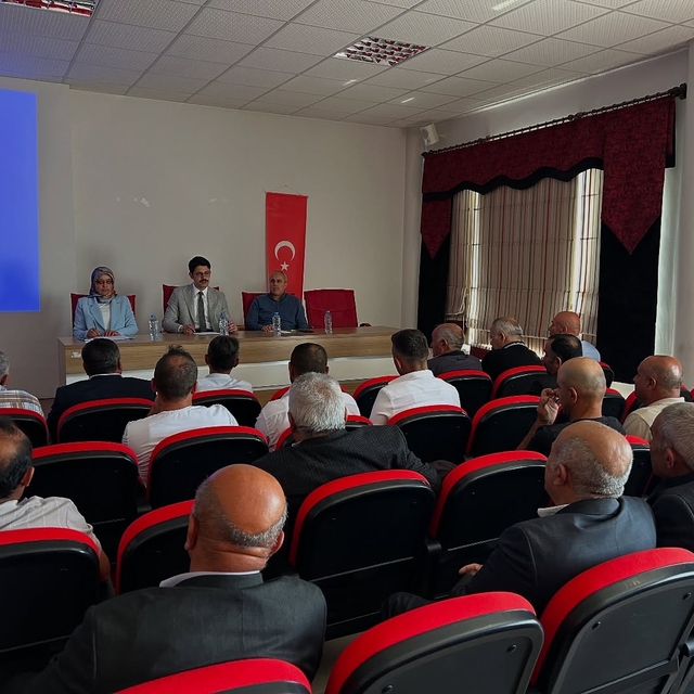 Ulaş Kaymakamı Eskimez, muhtarlarla bir araya geldi