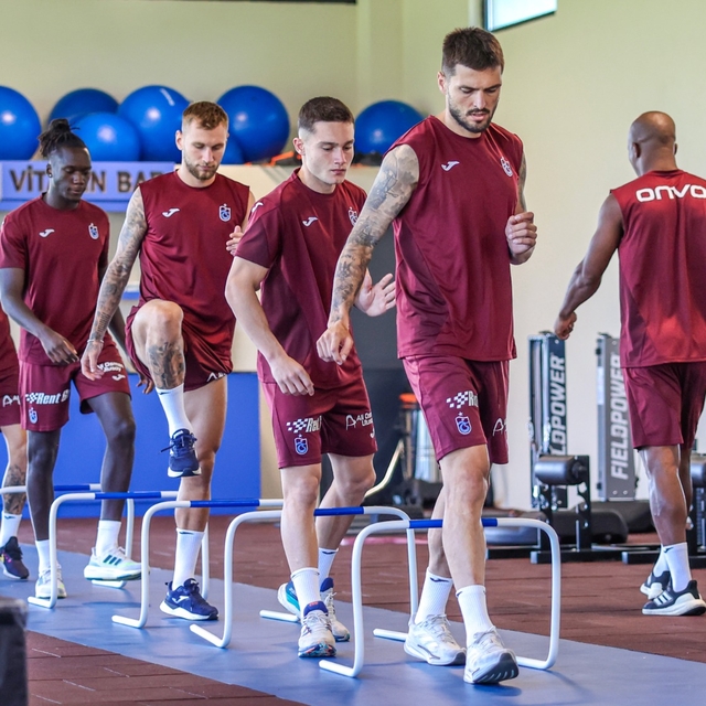 Bordo-mavililerde sezon hazırlığı sürüyor