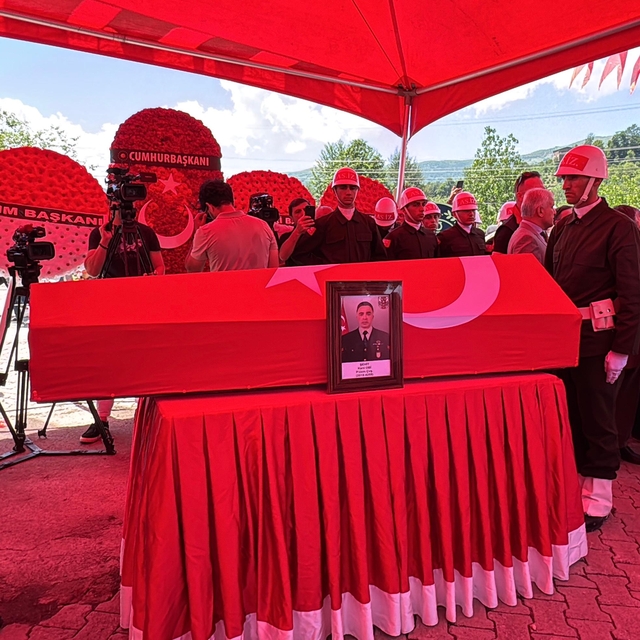 Şehit Uzman Çavuş Obi, memleketi Ordu'da toprağa verildi