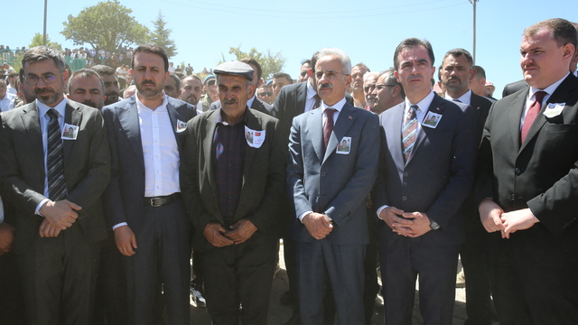 GÜNCELLEME - Şehit Piyade Sözleşmeli Er Uyanık memleketi Bitlis'te son yolculuğuna uğurlandı