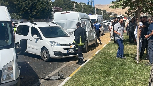 Mardin'de zincirleme trafik kazasında 3 kişi yaralandı