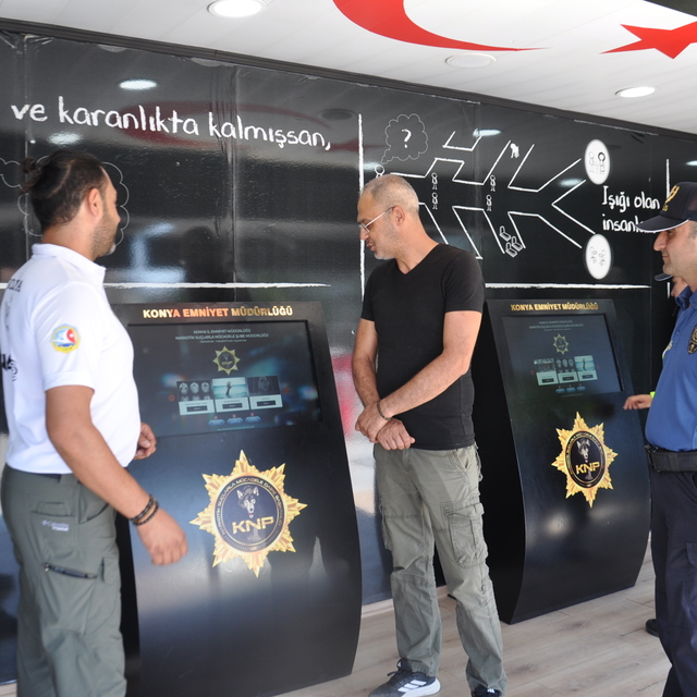 Akşehir'de narkotik tırında vatandaşlar bilgilendirildi