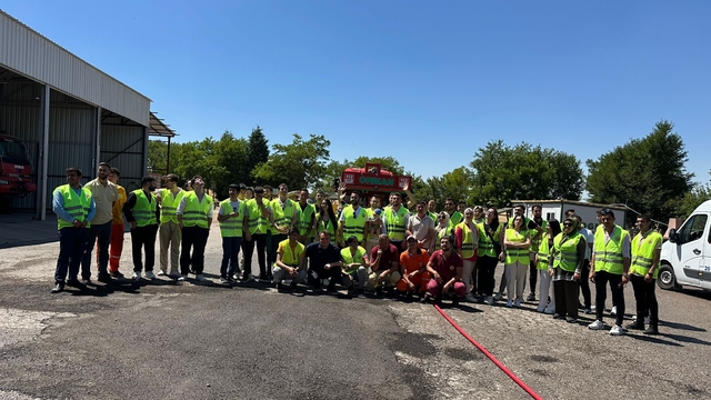 Eskişehir'de AK Parti'li gençler yangın söndürme eğitimi aldı