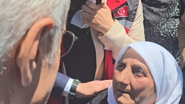 Şehit Piyade Sözleşmeli Er Uyanık, son yolculuğuna uğurlandı (2)