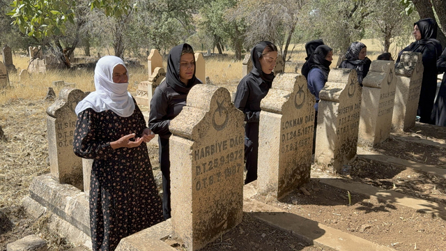 Midyat'ta 38 yıl önce PKK'nın şehit ettiği 9 kişi, dualarla anıldı