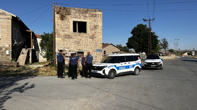 Kayseri'de iki grup arasındaki bıçaklı kavga kamerada: 4 yaralı