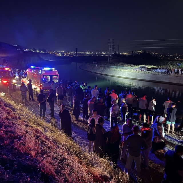 Kahramanmaraş'ta sulama kanalına devrilen otomobildeki baba ve oğlu öldü, 2...