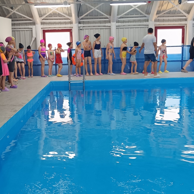 Pazaryeri'nde yarı olimpik yüzme havuzu hizmete açıldı