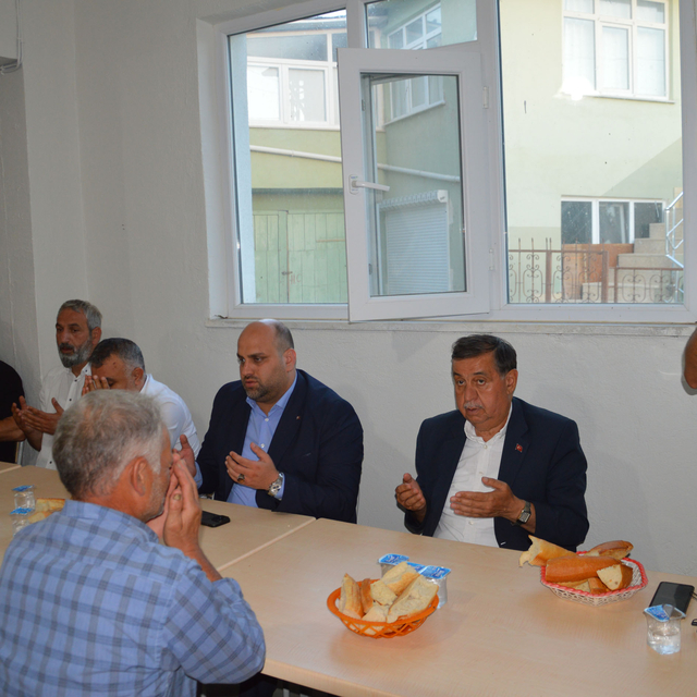 Havza Zeynep Ana Cemevinde aşure ve lokma etkinliği düzenlendi