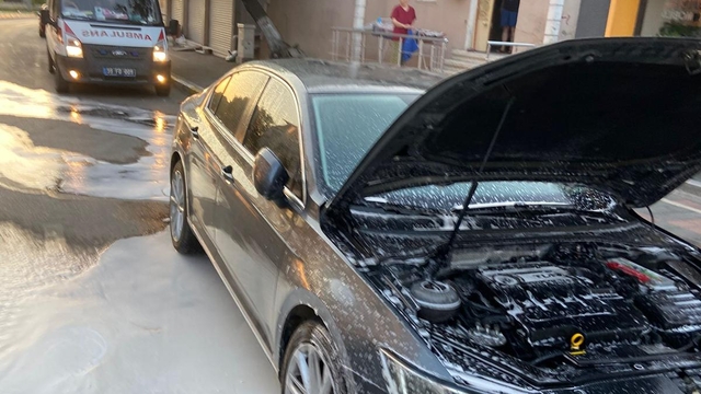 Kırklareli'nde park halindeki otomobilde çıkan yangın söndürüldü