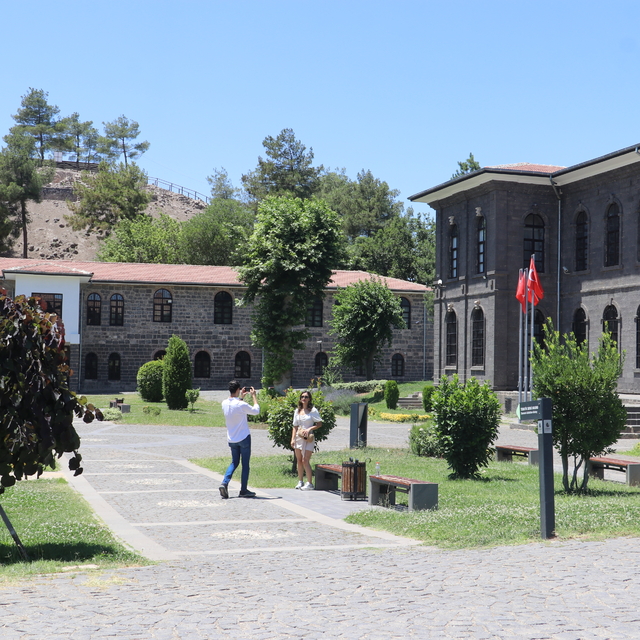 Diyarbakır'da 100 bine yakın eser bulunan müzeyi 6 ayda 141 bin kişi ziyare...