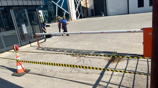 Sakarya'da araç dizayn firmasına dolandırıcılık operasyonu; 13 gözaltı