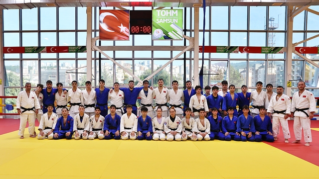Milli judocular, Samsun'daki ortak kampta şampiyonalara hazırlanıyor