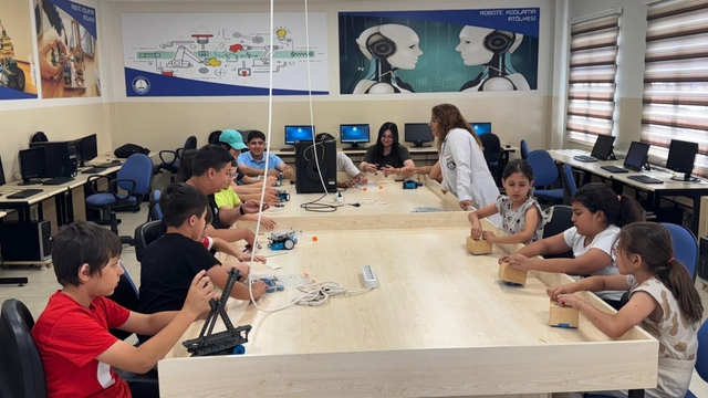 Gaziantep'te çocuklara yönelik robotik kodlama kursu