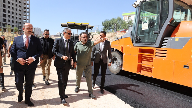 Mardin Valisi Akkoyun, yol yapım çalışmalarını inceledi